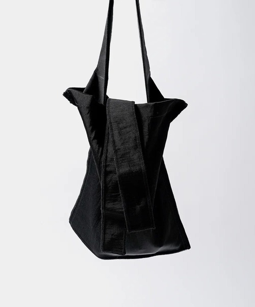 ITTI（イッチ）の「MARY INSIDE OUT TOTE - M / CERATO BRIGHT（トートバッグ・レディース・ブラック/ブラウン・FREE）」の4枚目の写真