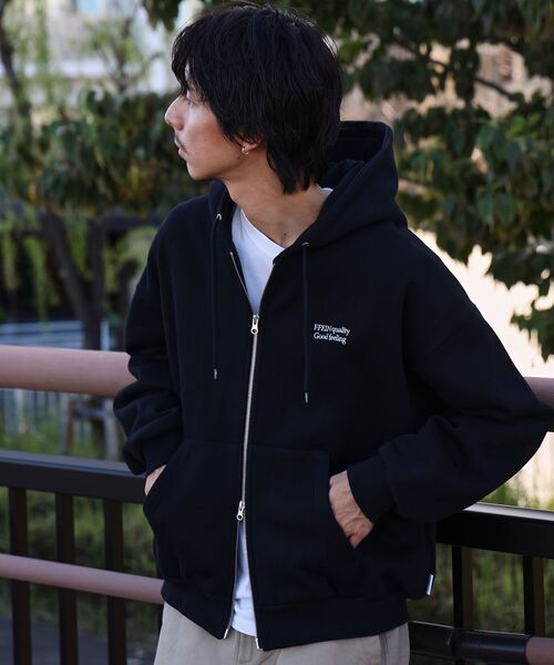 FFEIN(フェイン)の「【FFEIN(フェイン)】ヘビーウエイトワンポイント立体フードジップパーカー / パーカー ダブルジップ ワンポイント ロゴ 裏起毛 フーディ(パーカー・メンズ・ピンク/ブラック/ブラウン/ネイビー/アッシュグレー/ワイン・SMALL/MEDIUM/LARGE)」の8枚目の写真
