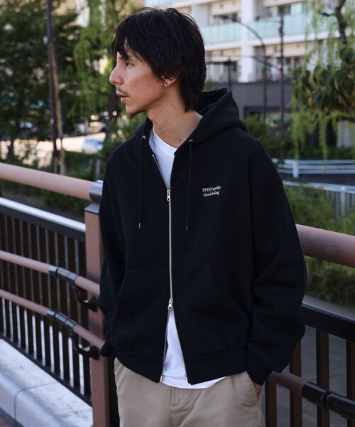 FFEIN(フェイン)の「【FFEIN(フェイン)】ヘビーウエイトワンポイント立体フードジップパーカー / パーカー ダブルジップ ワンポイント ロゴ 裏起毛 フーディ(パーカー・メンズ・ピンク/ブラック/ブラウン/ネイビー/アッシュグレー/ワイン・SMALL/MEDIUM/LARGE)」の10枚目の写真