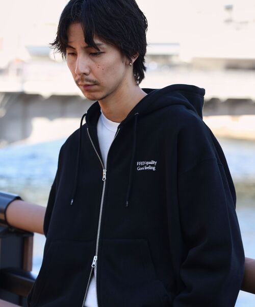 FFEIN(フェイン)の「【FFEIN(フェイン)】ヘビーウエイトワンポイント立体フードジップパーカー / パーカー ダブルジップ ワンポイント ロゴ 裏起毛 フーディ(パーカー・メンズ・ピンク/ブラック/ブラウン/ネイビー/アッシュグレー/ワイン・SMALL/MEDIUM/LARGE)」の12枚目の写真