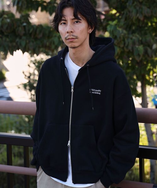 FFEIN(フェイン)の「【FFEIN(フェイン)】ヘビーウエイトワンポイント立体フードジップパーカー / パーカー ダブルジップ ワンポイント ロゴ 裏起毛 フーディ(パーカー・メンズ・ピンク/ブラック/ブラウン/ネイビー/アッシュグレー/ワイン・SMALL/MEDIUM/LARGE)」の13枚目の写真