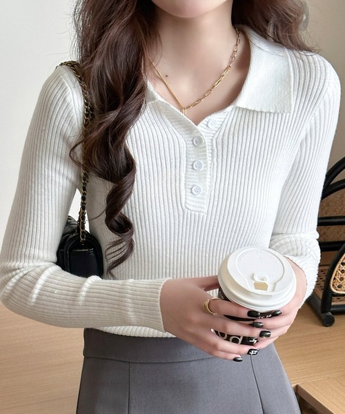 DAY CLOSET(デイ クローゼット)の「品よくすっきり細見え。長袖 ヘンリーネック風ポロカラー リブニット トップス レディース(ポロシャツ・レディース・ホワイト/アイボリー・FREE)」の1枚目の写真