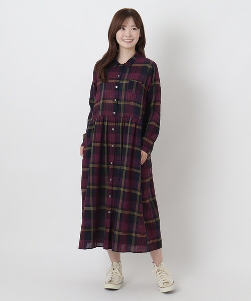 one'sterrace(ワンズテラス)の「コットンドビー チェック柄 前開きワンピース(ワンピース・レディース・ネイビー系5/キャメル/パープル系2・02)」の3枚目の写真