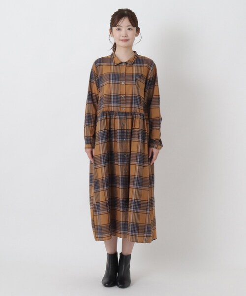 one'sterrace(ワンズテラス)の「コットンドビー チェック柄 前開きワンピース(ワンピース・レディース・ネイビー系5/キャメル/パープル系2・02)」の4枚目の写真
