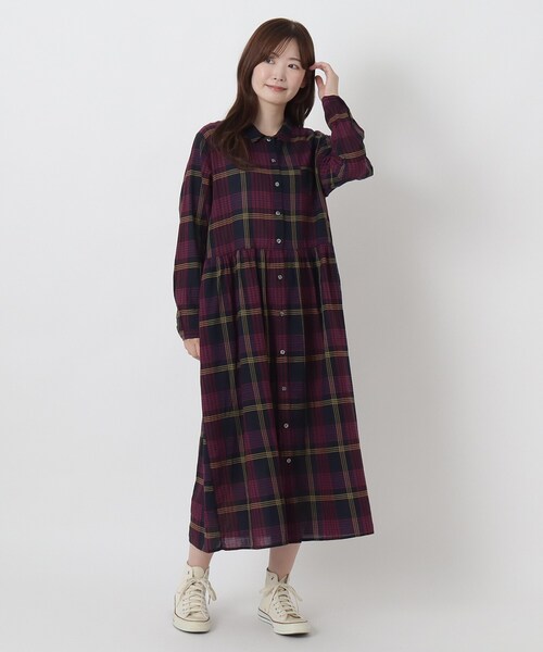 one'sterrace(ワンズテラス)の「コットンドビー チェック柄 前開きワンピース(ワンピース・レディース・ネイビー系5/キャメル/パープル系2・02)」の13枚目の写真