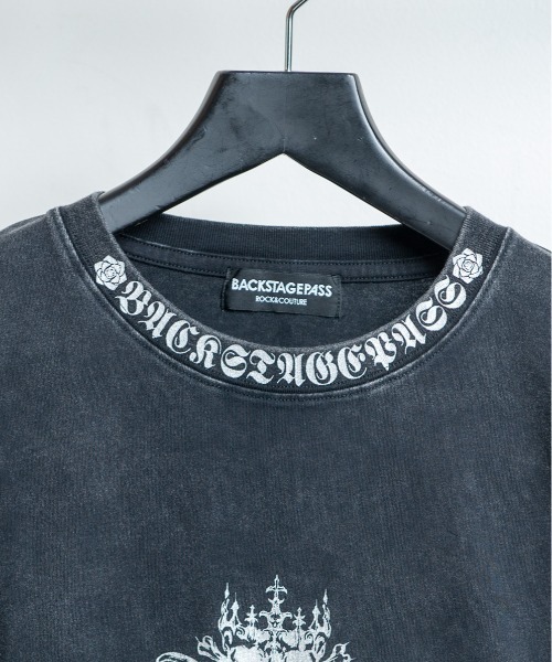 BACKSTAGE PASS（バックステージパス）の「LILY BONE LS(リリー ボーンLS)ゴシックグラフィック ルーズフィット ロングスリーブ Tシャツ（Tシャツ/カットソー・メンズ・ダークグレー・FREE）」の11枚目の写真