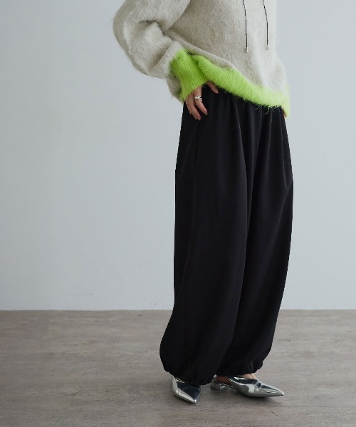 W:Huku(フーク)の「【W:Huku/リンクルフリーツイル】イージーバルーンパンツ / Wrinkle-Free Twill Easy Balloon Pants(スラックス・レディース・ブラウン/ブラック/チャコール・FREE)」の15枚目の写真