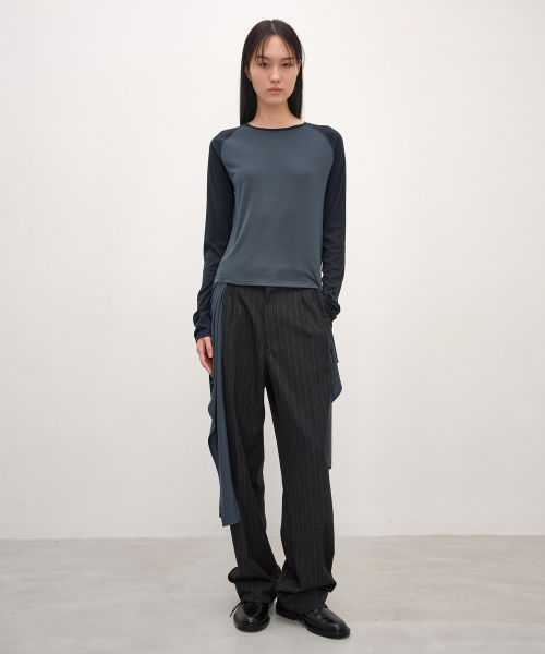 INSILENCE WOMEN(インサイレンスウーマン)の「ラグラン ストラップ Tシャツ チャコール(Tシャツ/カットソー・レディース・その他・SMALL/MEDIUM)」の2枚目の写真