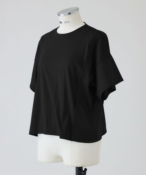 RIM.ARK(リムアーク)の「Refined 2way cut tops(Tシャツ/カットソー・レディース・ホワイト/ブラック・FREE)」の3枚目の写真