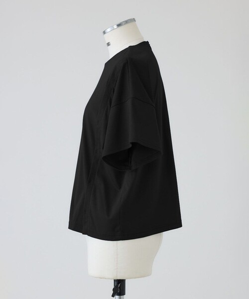 RIM.ARK(リムアーク)の「Refined 2way cut tops(Tシャツ/カットソー・レディース・ホワイト/ブラック・FREE)」の4枚目の写真