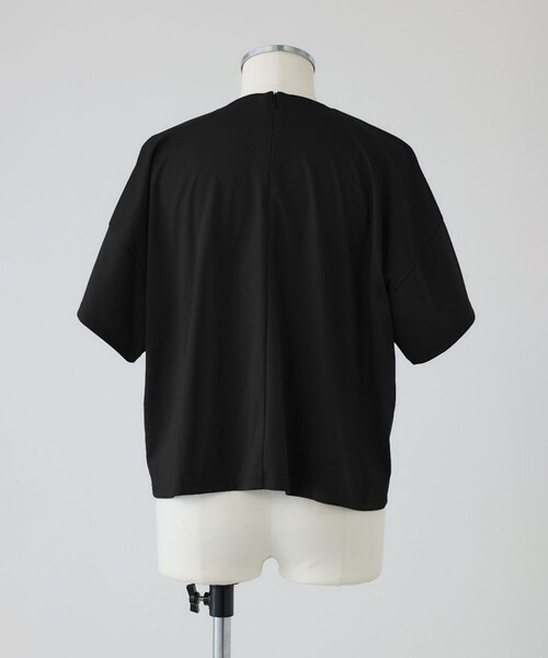RIM.ARK(リムアーク)の「Refined 2way cut tops(Tシャツ/カットソー・レディース・ホワイト/ブラック・FREE)」の5枚目の写真