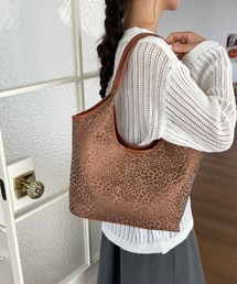 レオパード型押しレザー風トートバッグ