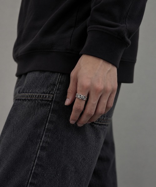 SPINNS(スピンズ)の「メタルシルバーボリュームリング/連結デザイン(リング・メンズ・シルバー・ONESIZE)」の2枚目の写真