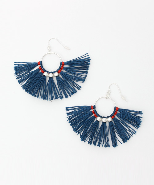 MOUSSY(マウジー)の「STONE FRINGE EARRING(ピアス(両耳用)・レディース・ブラック/レッド/ブルー・FREE)」の1枚目の写真