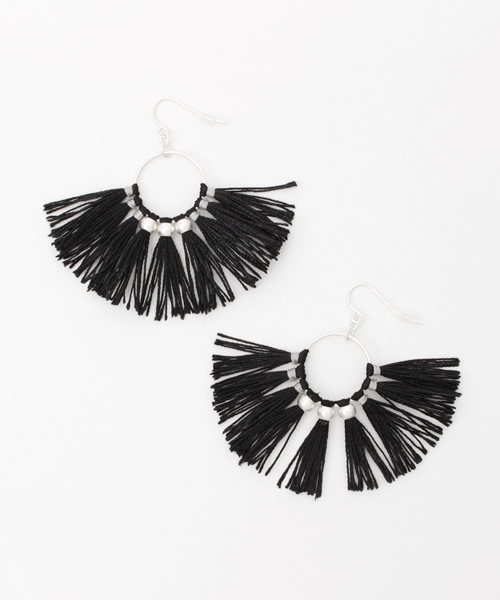 MOUSSY(マウジー)の「STONE FRINGE EARRING(ピアス(両耳用)・レディース・ブラック/レッド/ブルー・FREE)」の2枚目の写真