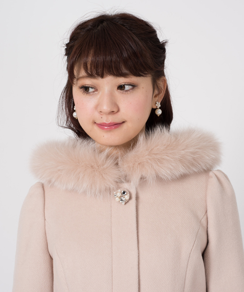 LODISPOTTO（ロディスポット）の「プティットリボンラフィネフードコート（ステンカラーコート・レディース・キャメル/ネイビー/ホワイト・MEDIUM）」の7枚目の写真