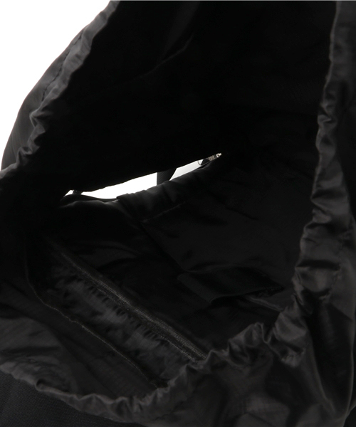 BEN DAVIS ORIGINALS（ベンデイビスオリジナルス）の「BEN DAVIS METAL DAYPACK COLOR/ベンデイビス メタルデイパックカラー（バックパック/リュック・メンズ・ブラック×ピンク/ブラック×グリーン・FREE）」の12枚目の写真