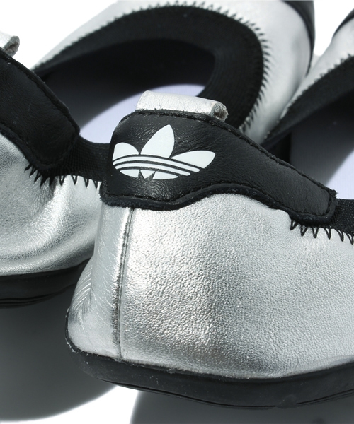 adidas Originals（アディダスオリジナルス）の「adiMEGA