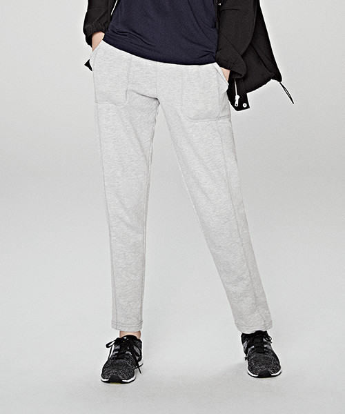 IGNIO（イグニオ）の「美シルエット 裏毛スウェットパンツ（その他パンツ・レディース・ネイビー/ブラック/トップグレー・M/LL/L/S）」の13枚目の写真