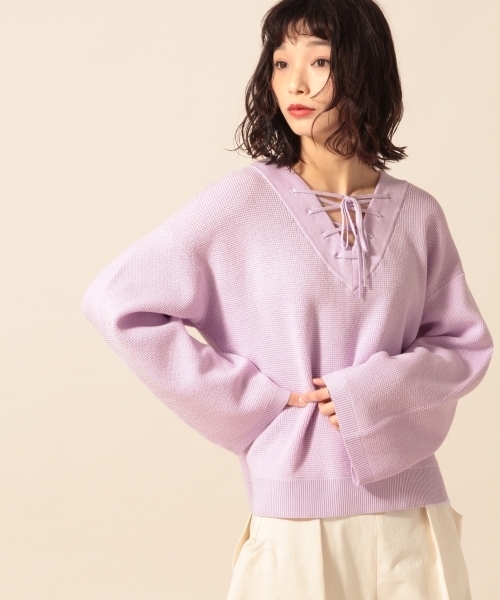 LOWRYS FARM（ローリーズファーム）の「７Ｇレースアッププルオーバー　783995（ニット/セーター・レディース・ライラック/ホワイト/ブラック/イエロー・LARGE/MEDIUM）」の3枚目の写真