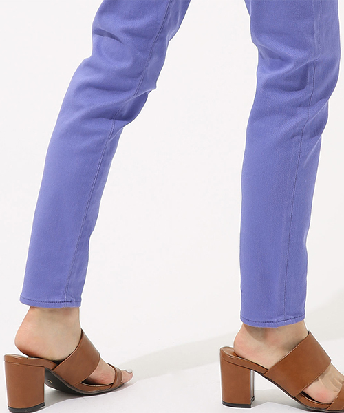 AZUL by moussy（アズールバイマウジー）の「カツラギカラースキニー（その他パンツ・レディース・パープル/ブラック/ホワイト・SMALL/X-SMALL/LARGE/MEDIUM）」の11枚目の写真