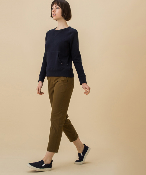 AIGLE(エーグル)の「撥水チノテーパードパンツ(チノパンツ・レディース・ベージュ/カーキ・SMALL/MEDIUM/LARGE)」の1枚目の写真