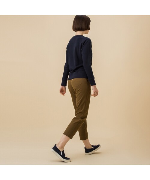 AIGLE(エーグル)の「撥水チノテーパードパンツ(チノパンツ・レディース・ベージュ/カーキ・SMALL/MEDIUM/LARGE)」の8枚目の写真