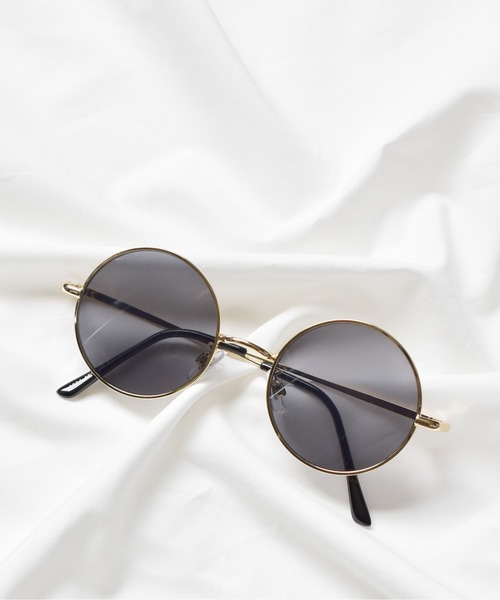 ARCHIVER（アーカイバ）の「【Sp】メタルフレーム　ラウンドデザイングラス（サングラス・レディース・ブラック/ダークブラウン/パープル/ブラウン/ピンク/シルバー/ゴールド/ブルー/グリーン/ブラック系その他/ブラック系その他2/オレンジ/ライトグレー・FREE）」の3枚目の写真