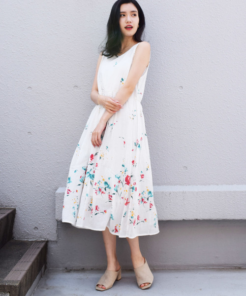 PICCIN(ピッチン)の「【WEB限定】パネルフラワーロングワンピース(ワンピース・レディース・ブラック/オフホワイト/グリーン・MEDIUM)」の5枚目の写真