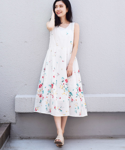 PICCIN(ピッチン)の「【WEB限定】パネルフラワーロングワンピース(ワンピース・レディース・ブラック/オフホワイト/グリーン・MEDIUM)」の6枚目の写真