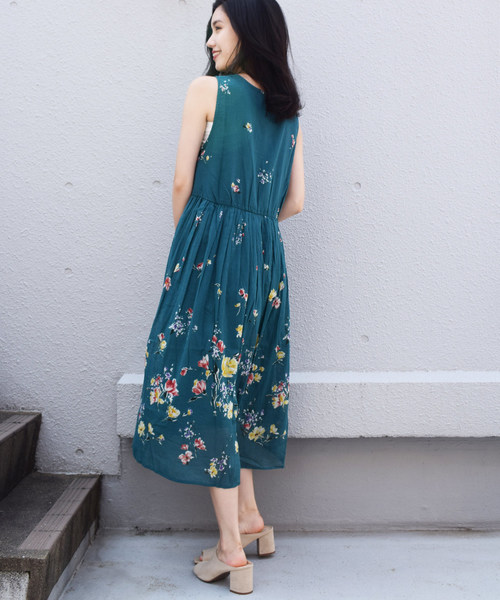 PICCIN(ピッチン)の「【WEB限定】パネルフラワーロングワンピース(ワンピース・レディース・ブラック/オフホワイト/グリーン・MEDIUM)」の21枚目の写真