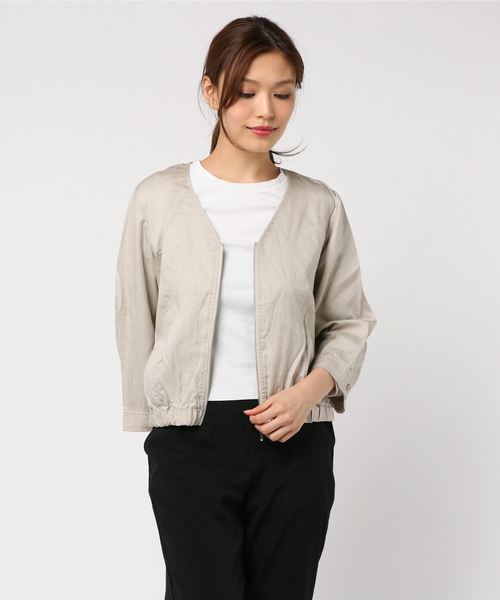 VENCEEXCHANGE(ヴァンスエクスチェンジ)の「リヨセルVネックブルゾン(ノーカラージャケット・レディース・グリーン/ブルー/ベージュ・M/L)」の8枚目の写真