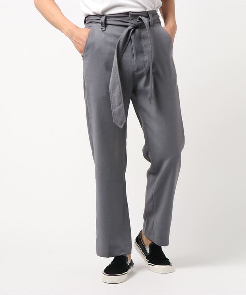 SYU.HOMME/FEMM（シュウ）の「【SYU.HOMME/FEMM】Gabardine-Skater pants With Bag Type semi waide（その他パンツ・メンズ・ブルー/ブラック/グレー・2/1）」の2枚目の写真
