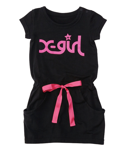 X-girl Stages（エックスガールステージス）の「BASIC DRESS LOGO(4T～7T)（ワンピース・キッズ・ネイビー/ブルー/ピンク/ブラック・7T/6T/5T/4T）」の2枚目の写真