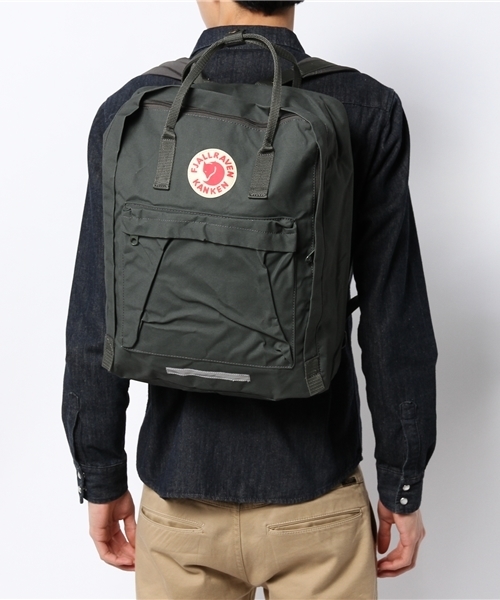 fennica Men's（フェニカメンズ）の「FJALLRABEN / kanken big（バックパック/リュック・メンズ・ベージュ/ダークグリーン・ONE SIZE）」の3枚目の写真