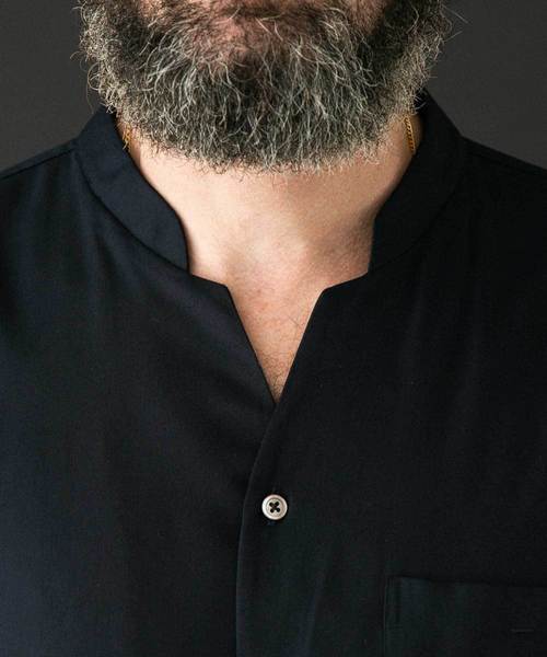 UNITED TOKYO（ユナイテッドトウキョウ）の「Vネックロングスリーブシャツ（シャツ/ブラウス・メンズ・ブラック/オレンジ/グリーン/グレイッシュベージュ/ホワイト・1/2/3）」の10枚目の写真