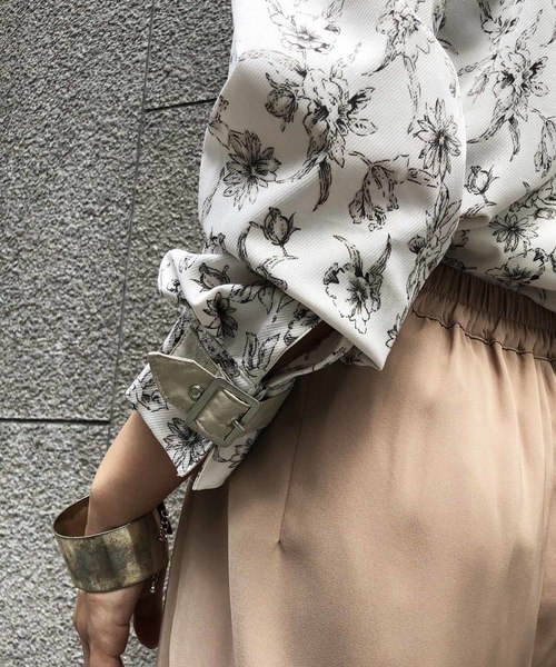 &g'aime（アンジェム）の「【&g'aime】レザー×花柄ブラウス（シャツ/ブラウス・レディース・ブラック/オフホワイト・FREE）」の6枚目の写真