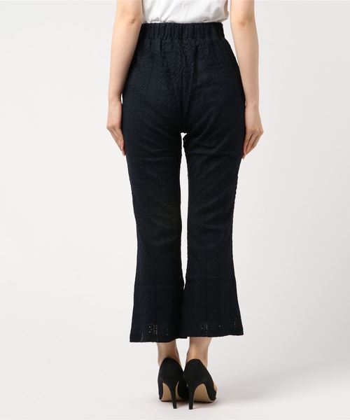 flower(フラワー)の「レースフレアパンツ(その他パンツ・レディース・ベージュ/ネイビー・FREE)」の4枚目の写真