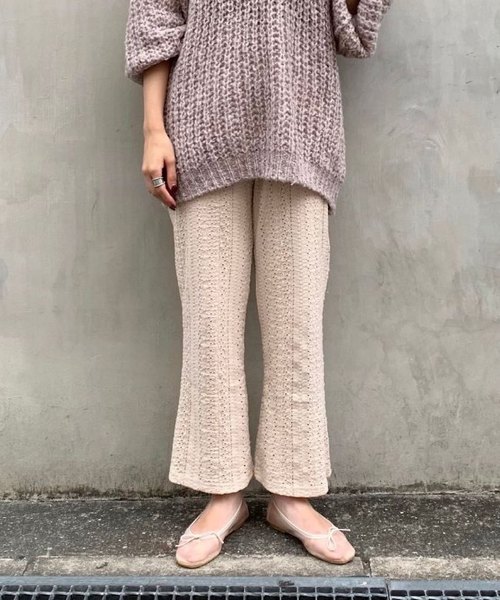 flower(フラワー)の「レースフレアパンツ(その他パンツ・レディース・ベージュ/ネイビー・FREE)」の8枚目の写真