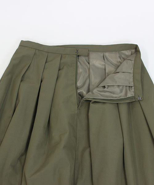 ELFORBR(エルフォーブル)の「ナイロンタフタタックミドルスカート(スカート・レディース・カーキ/ブラック・38/36)」の9枚目の写真