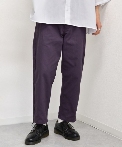 kutir（クティール）の「カツラギ素材　ワイドテーパードパンツ（その他パンツ・メンズ・オフホワイト/ダークパープル・SMALL/MEDIUM/LARGE）」の2枚目の写真