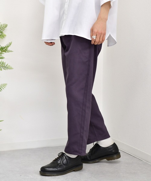 kutir（クティール）の「カツラギ素材　ワイドテーパードパンツ（その他パンツ・メンズ・オフホワイト/ダークパープル・SMALL/MEDIUM/LARGE）」の18枚目の写真