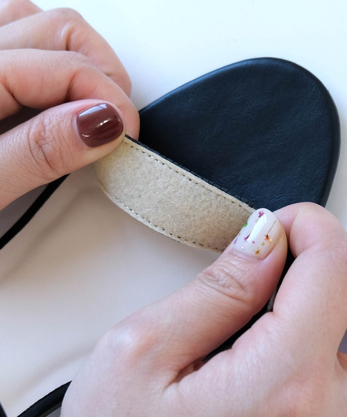 AmiAmi（アミアミ）の「ピンヒールクロスストラップサンダル（サンダル・レディース・アッシュグレー/ブラック/ゴールド/アイボリー/レオパード/パイソン/グリーン/ブラック系その他/ネイビー/シルバー・LL/S/M/L）」の14枚目の写真