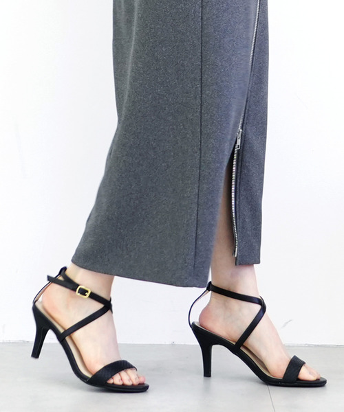 AmiAmi（アミアミ）の「ピンヒールクロスストラップサンダル（サンダル・レディース・アッシュグレー/ブラック/ゴールド/アイボリー/レオパード/パイソン/グリーン/ブラック系その他/ネイビー/シルバー・LL/S/M/L）」の16枚目の写真