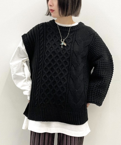 apres jour mignon(アプレジュールミニョン)の「ケーブル片袖デザインニット【ZOZOTOWN限定アイテム】(ニット/セーター・レディース・ブラック/パープル/クリーム/ダークブルー・X-LARGE/フリー)」の2枚目の写真