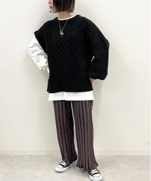 apres jour mignon(アプレジュールミニョン)の「ケーブル片袖デザインニット【ZOZOTOWN限定アイテム】(ニット/セーター・レディース・ブラック/パープル/クリーム/ダークブルー・X-LARGE/フリー)」の9枚目の写真