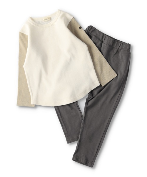 BRANSHES(ブランシェス)の「【WEB限定】袖配色長袖ルームウェア(上下セット)(ルームウェア/パジャマ・キッズ・アイボリー/チャコールグレー・120cm/140cm/100cm/130cm/90cm/110cm)」の1枚目の写真