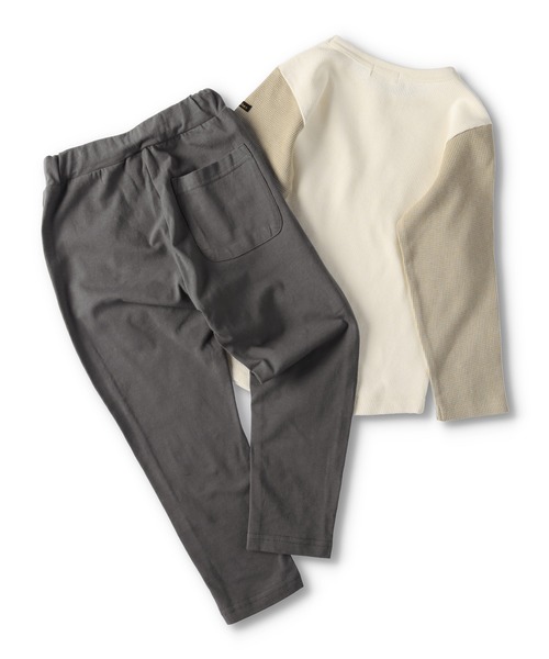 BRANSHES(ブランシェス)の「【WEB限定】袖配色長袖ルームウェア(上下セット)(ルームウェア/パジャマ・キッズ・アイボリー/チャコールグレー・120cm/140cm/100cm/130cm/90cm/110cm)」の11枚目の写真