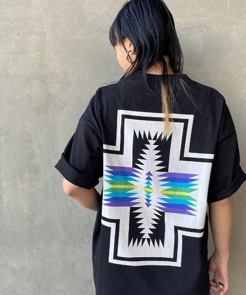 PENDLETON（ペンドルトン）の「【OCEANS 6月号掲載】[PENDLETON/ペンドルトン] 別注 バックプリントショートスリーブＴシャツ（Tシャツ/カットソー・レディース・ブラック/グレー/ブラック系その他/ブラック系その他2/ホワイト/ベージュ/ホワイト系その他/ホワイト系その他2・M/L/XL/S）」の6枚目の写真