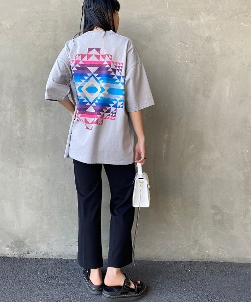 PENDLETON（ペンドルトン）の「【OCEANS 6月号掲載】[PENDLETON/ペンドルトン] 別注 バックプリントショートスリーブＴシャツ（Tシャツ/カットソー・レディース・ブラック/グレー/ブラック系その他/ブラック系その他2/ホワイト/ベージュ/ホワイト系その他/ホワイト系その他2・M/L/XL/S）」の20枚目の写真